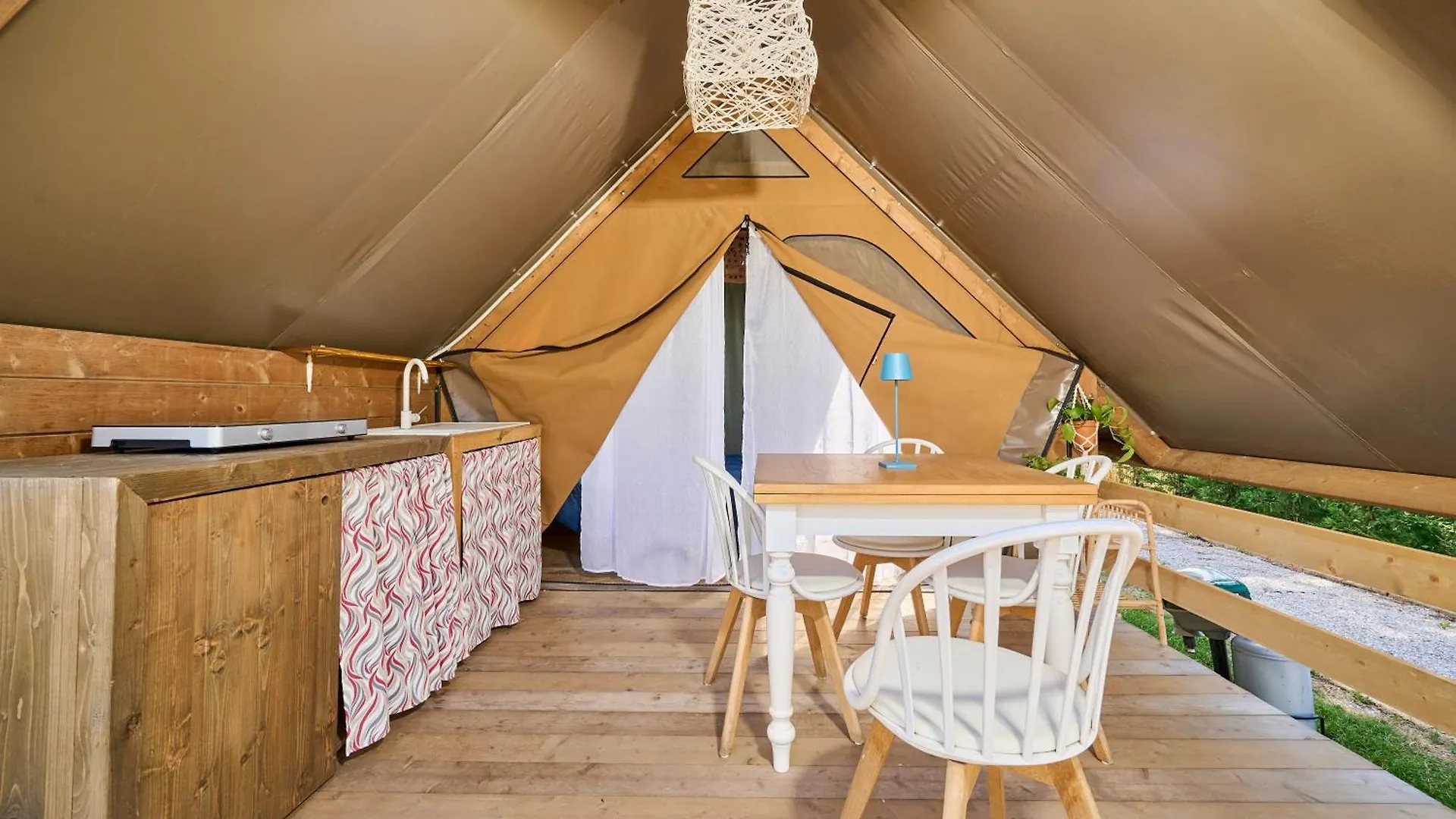 Tenda Safari Vicino Al Mare ピオンビーノ キャンプ場