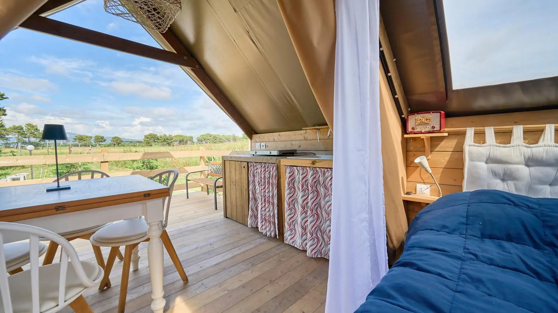 キャンプ場 Tenda Safari Vicino Al Mare ピオンビーノ
